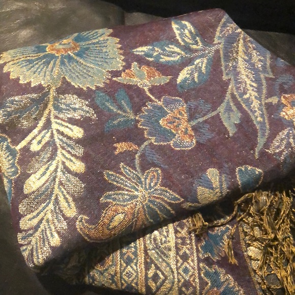 Purple Pashmina - Picture 2 of 8